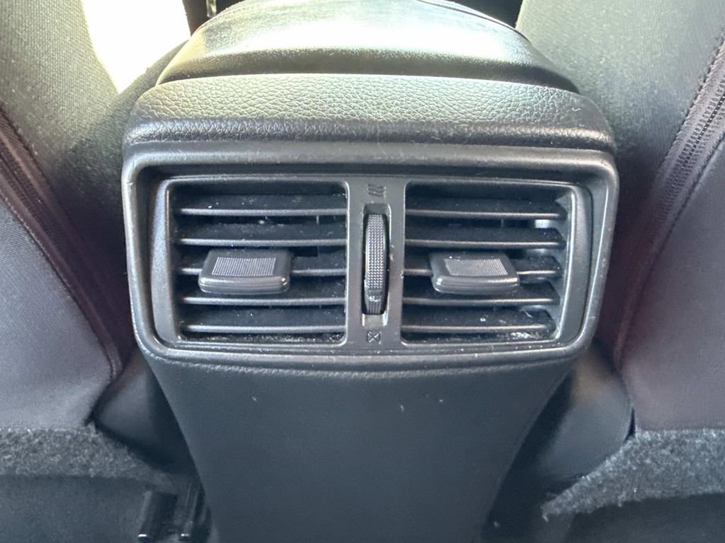 Certified 2018 Nissan Rogue Sport S image 17