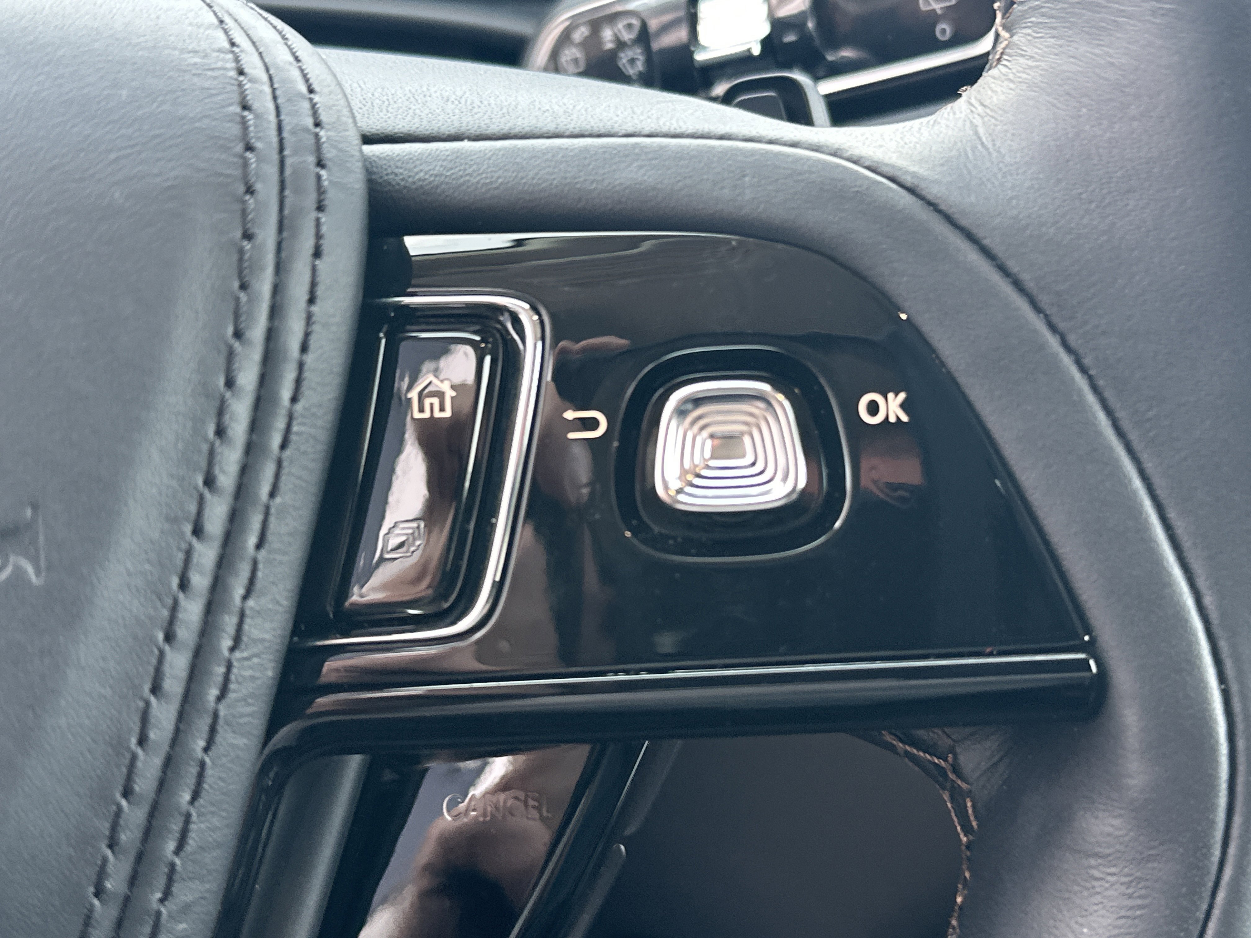 New 2026 Lincoln Aviator 2WD w/ Jet Appearance Package image 20