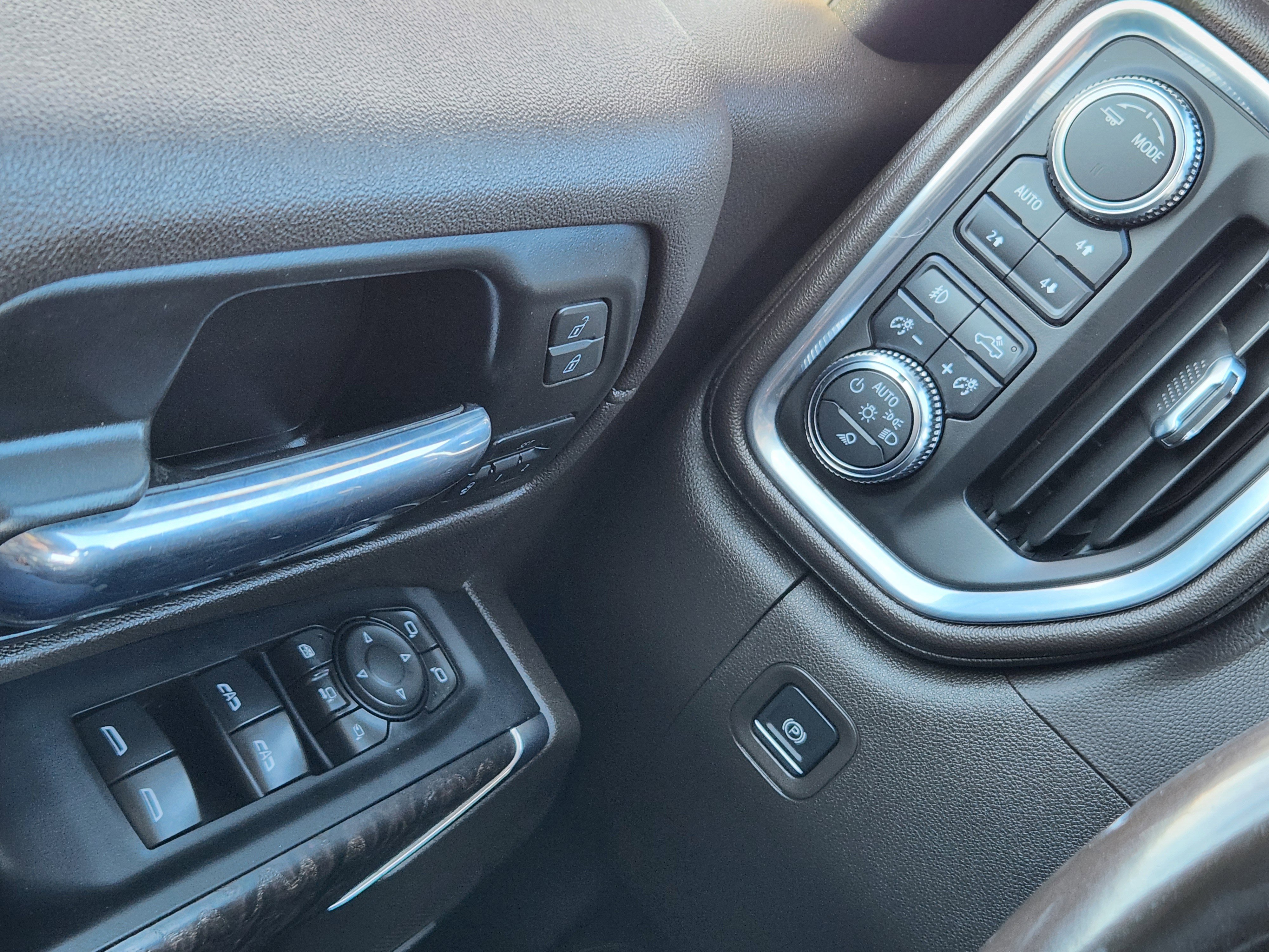 Certified 2022 GMC Sierra 3500 Denali image 15