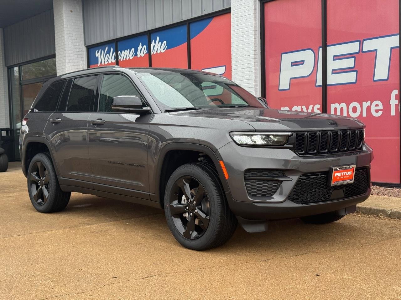 New 2025 Jeep Grand Cherokee Altitude image 2
