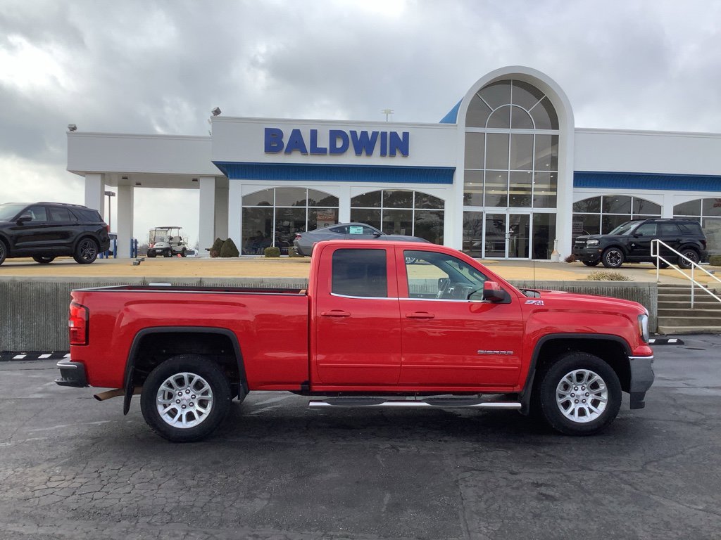Used 2017 GMC Sierra 1500 SLE w/ SLE Value Package image 8