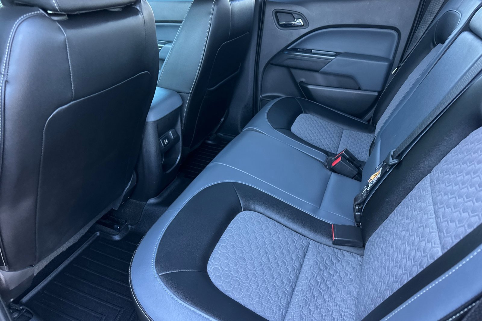 Used 2015 Chevrolet Colorado Z71 image 14