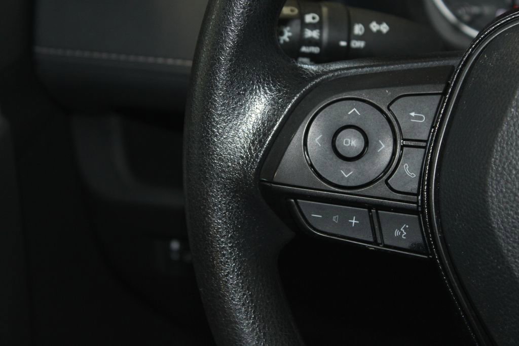 Used 2021 Toyota RAV4 XLE image 20