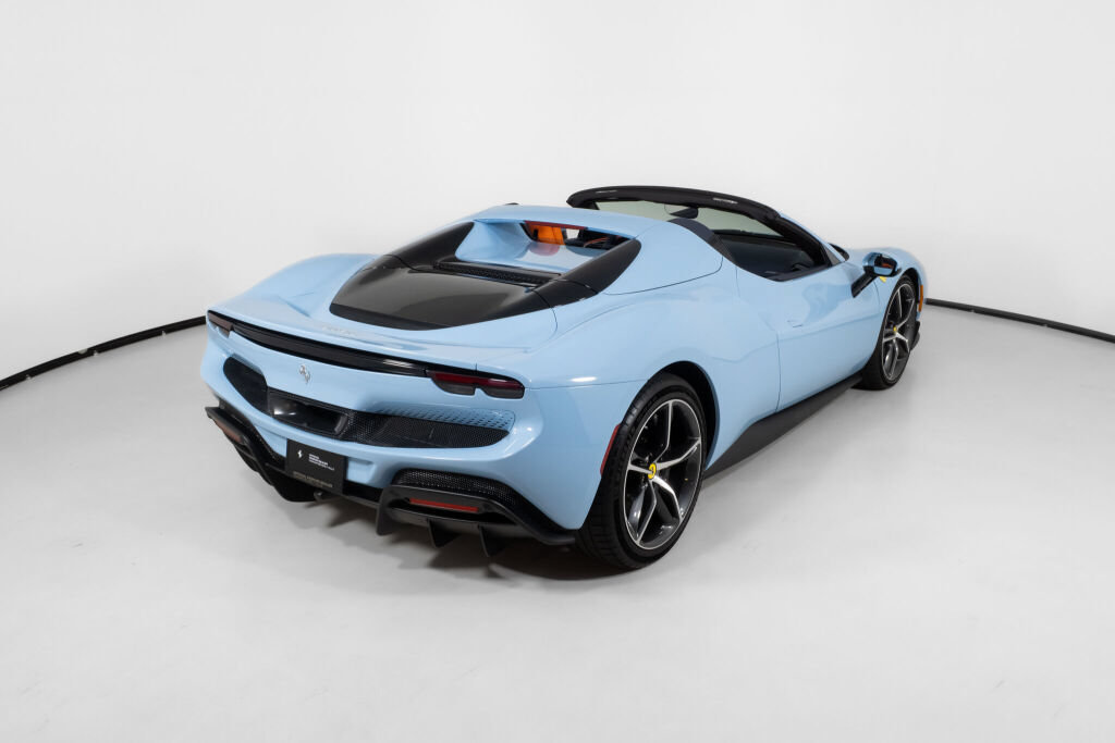 Used 2024 Ferrari 296 GTS RWD image 9