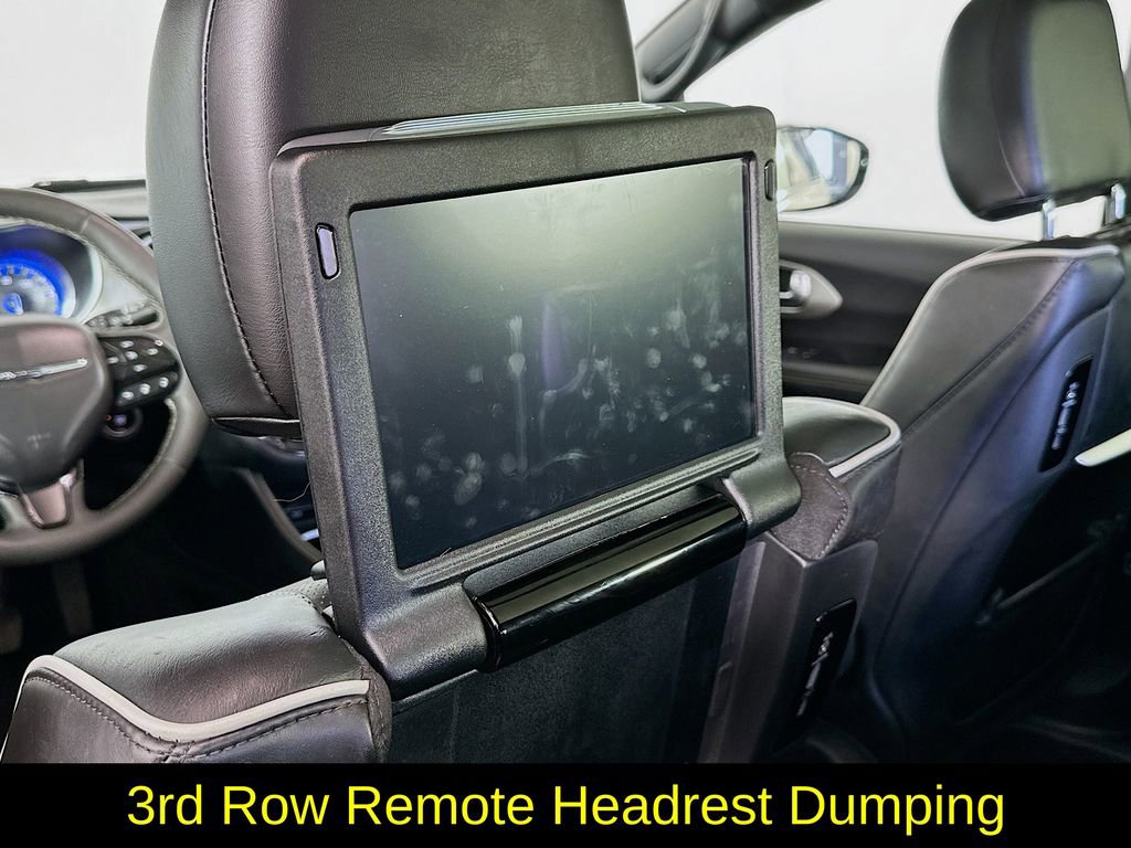 Used 2023 Chrysler Pacifica Limited w/ Uconnect Theater Family Group image 34
