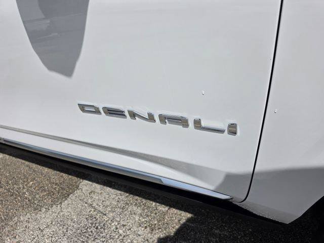 New 2026 GMC Yukon XL Denali w/ Sun & Power Step Package AWD/4WD image 11