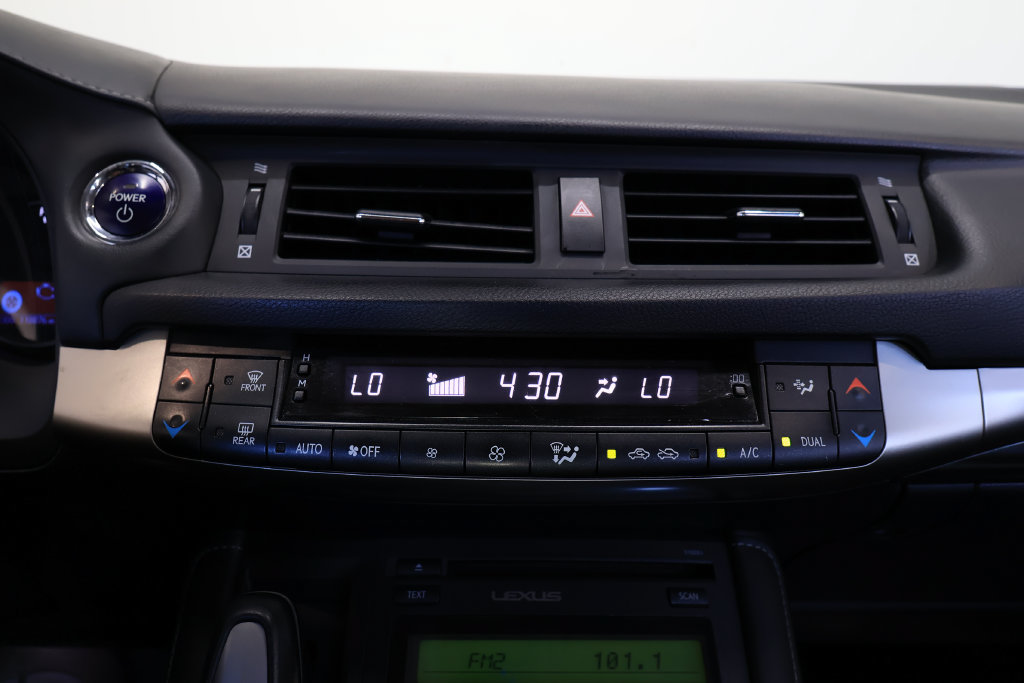 Used 2016 Lexus CT 200h w/ Seat Comfort Package FWD image 30