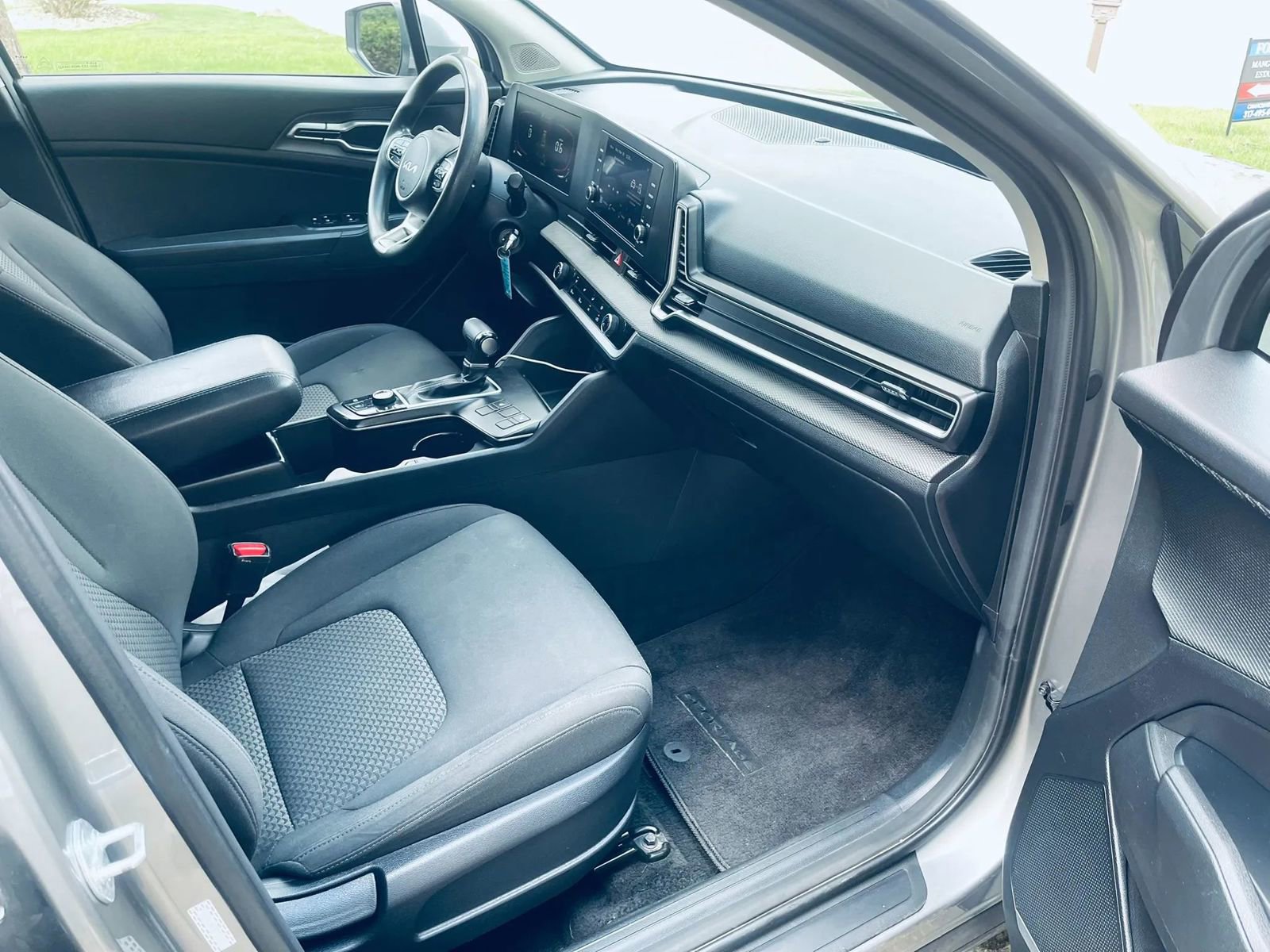 Used 2023 Kia Sportage LX image 21