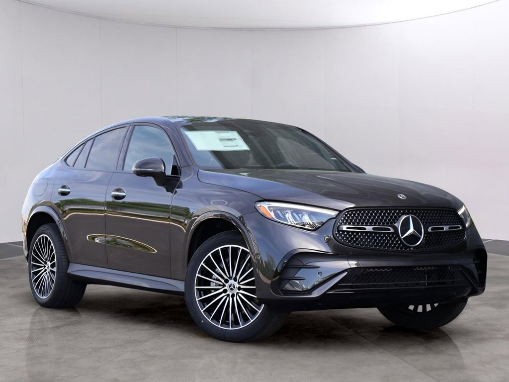 Used 2025 Mercedes-Benz GLC 300 4MATIC image 1