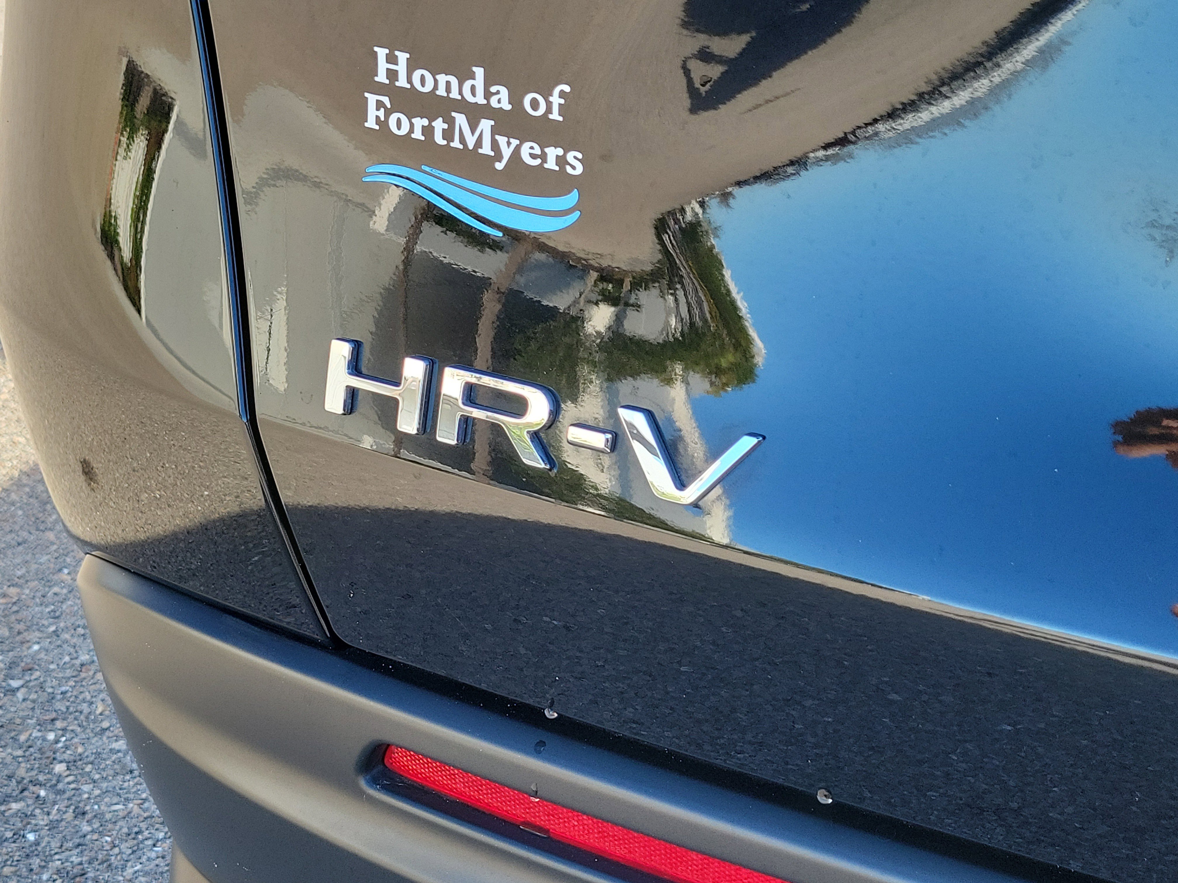 Used 2024 Honda HR-V LX image 10