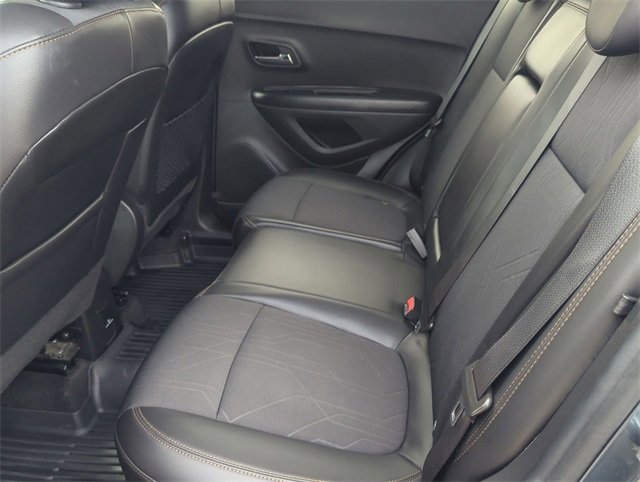 Used 2021 Chevrolet Trax LT w/ LT Convenience Package image 21