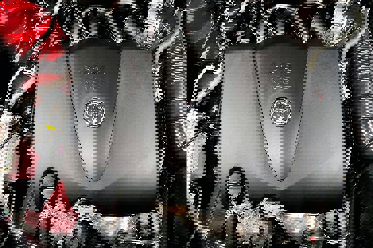 Used 2021 Toyota Highlander LE image 32