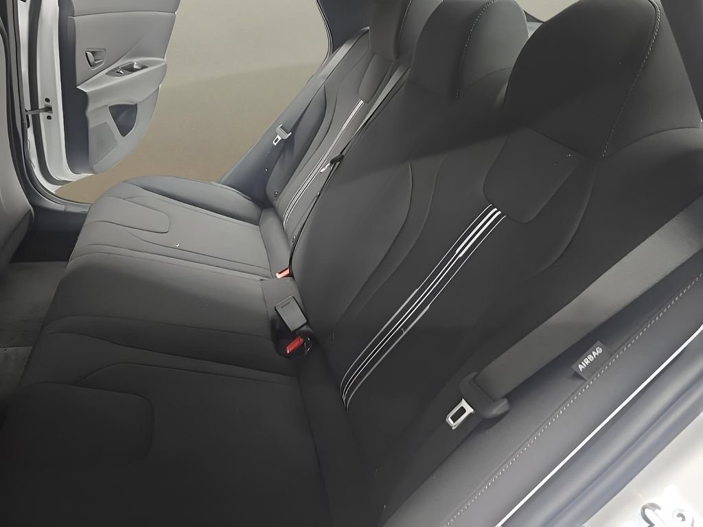 New 2026 Hyundai Elantra SEL FWD image 13