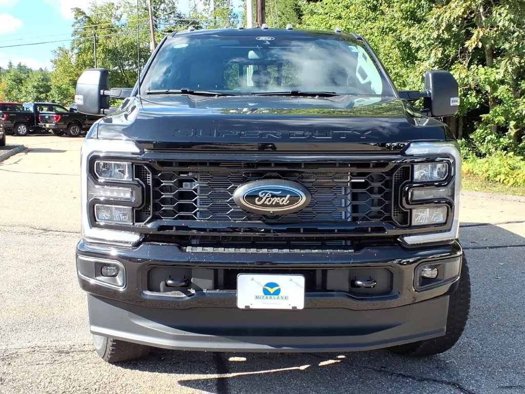 New 2026 Ford F250 XLT w/ XLT Premium Package AWD/4WD image 3