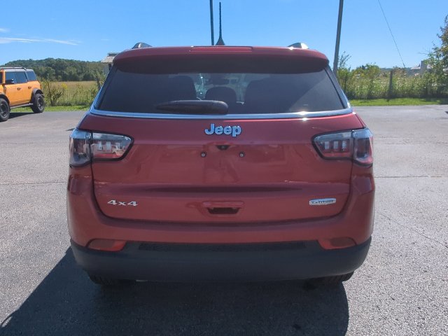 Used 2025 Jeep Compass Latitude AWD/4WD image 28