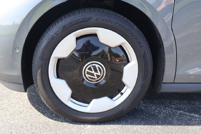 Used 2025 Volkswagen ID. Buzz Pro S RWD image 10