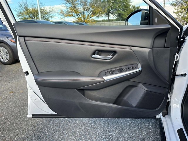 New 2025 Nissan Sentra SR w/ Midnight Edition image 14