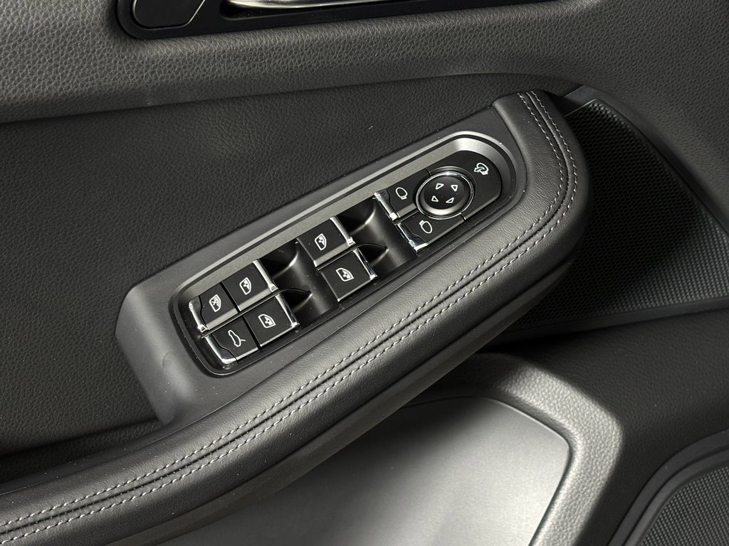 New 2026 Porsche Macan Turbo image 16