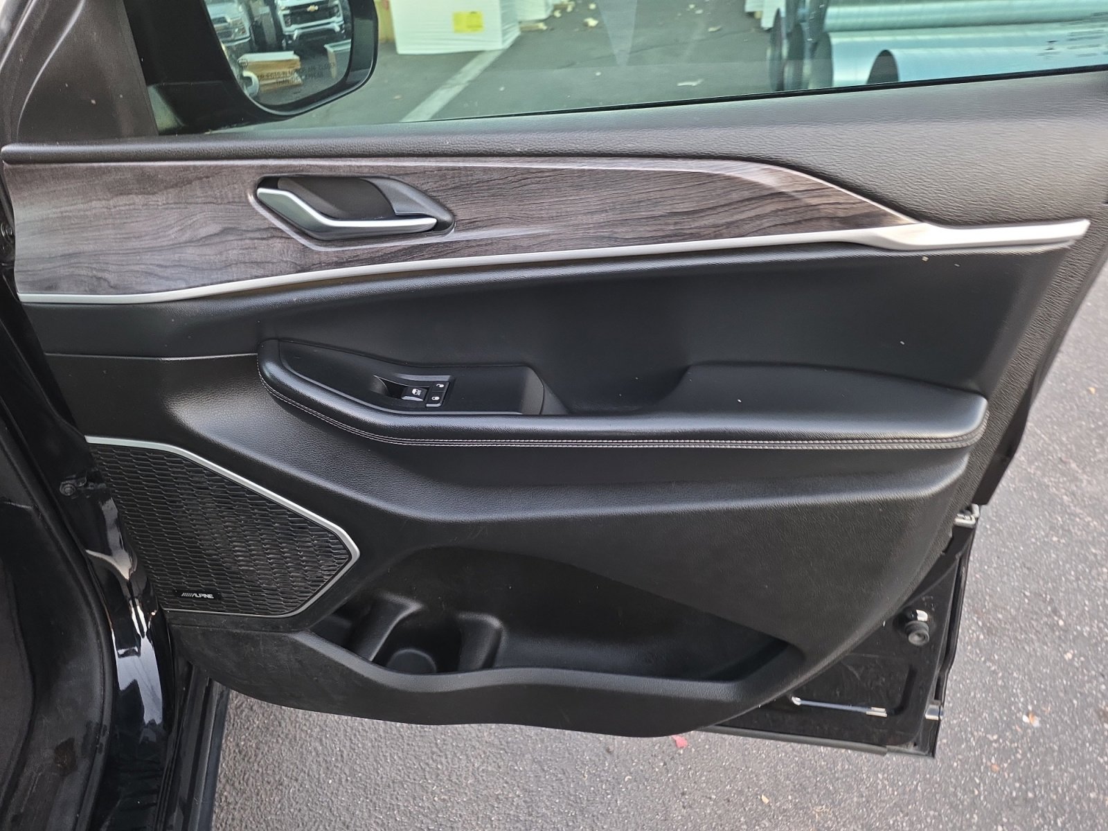 Used 2022 Jeep Grand Cherokee L Limited w/ Luxury Tech Group II image 27