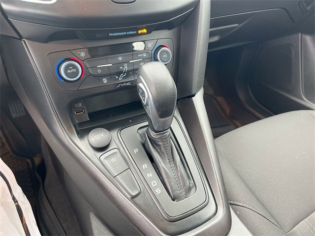 Used 2018 Ford Focus SE w/ SE Appearance Package image 15