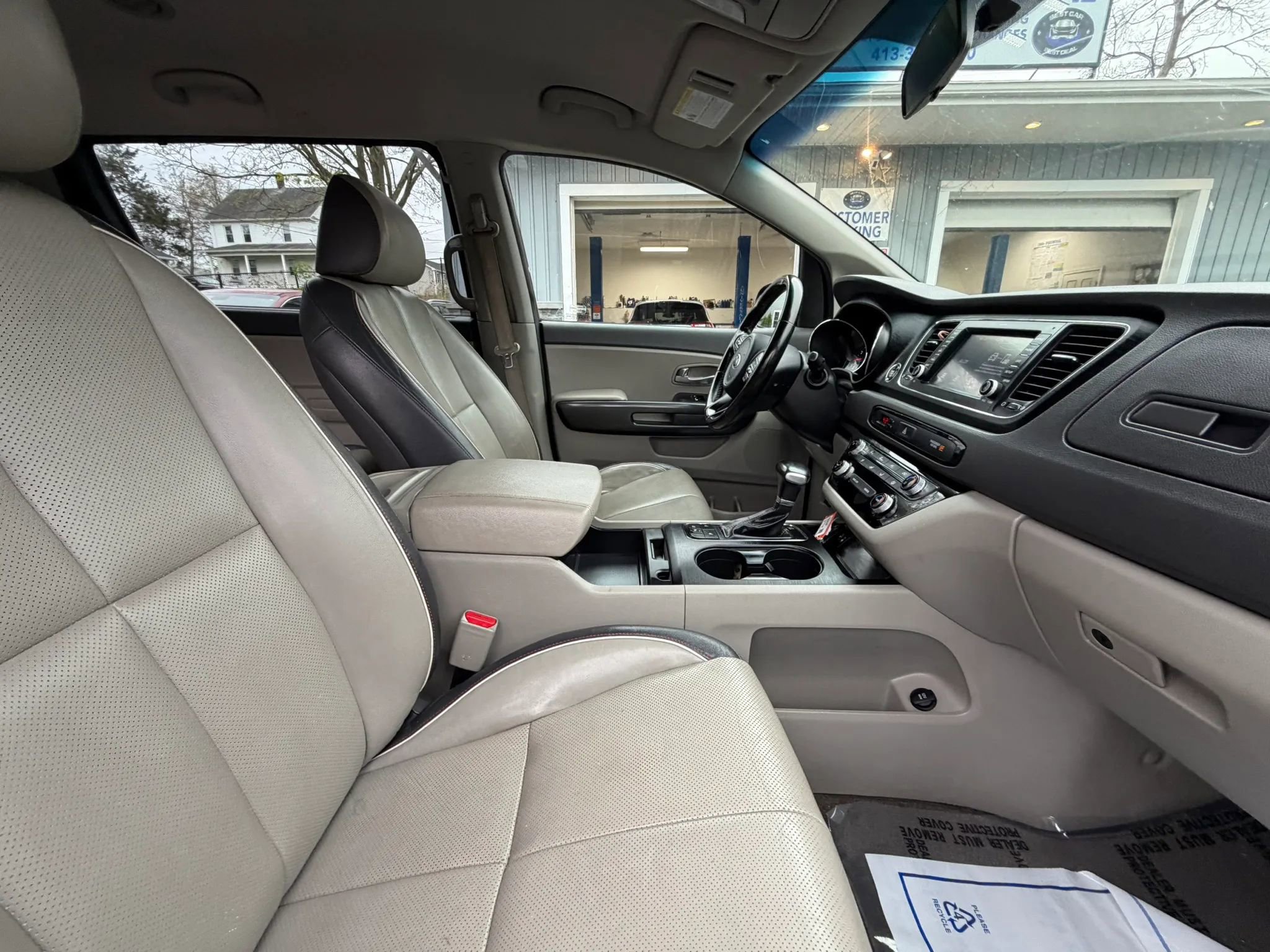 Used 2017 Kia Sedona LX w/ LX Essentials Premium Package FWD image 20