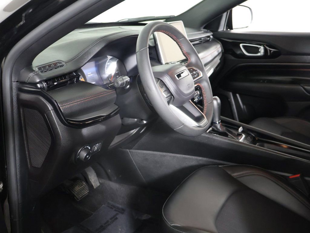 Used 2024 Jeep Compass Trailhawk image 20