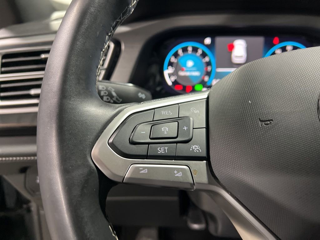 Used 2024 Volkswagen Atlas Cross Sport SE image 25