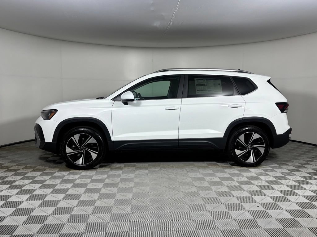 New 2026 Volkswagen Taos SE AWD/4WD image 4