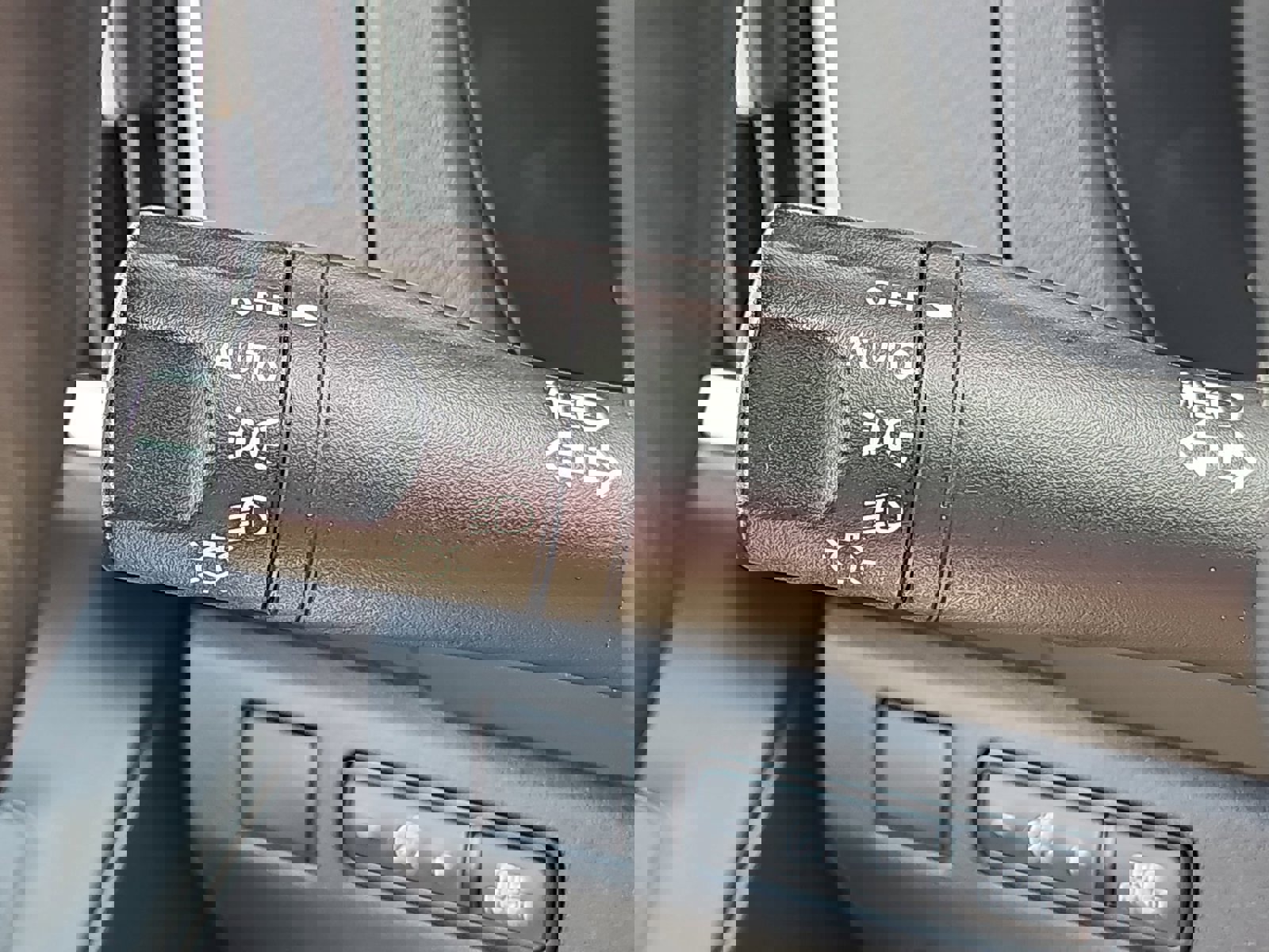 Used 2025 Nissan Frontier SV image 25