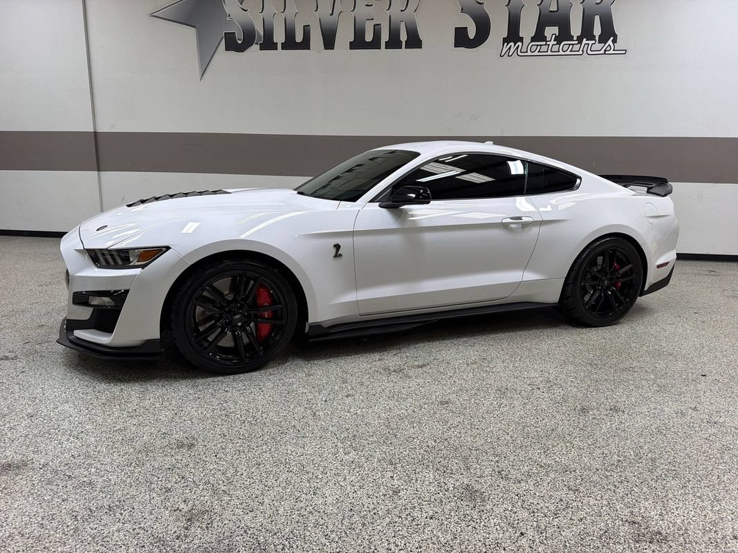 Used 2020 Ford Mustang Shelby GT500 w/ Technology Package RWD image 2