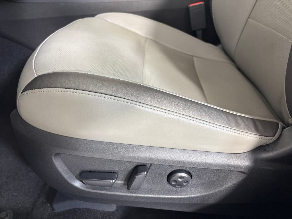Used 2023 INFINITI QX50 Luxe FWD image 15
