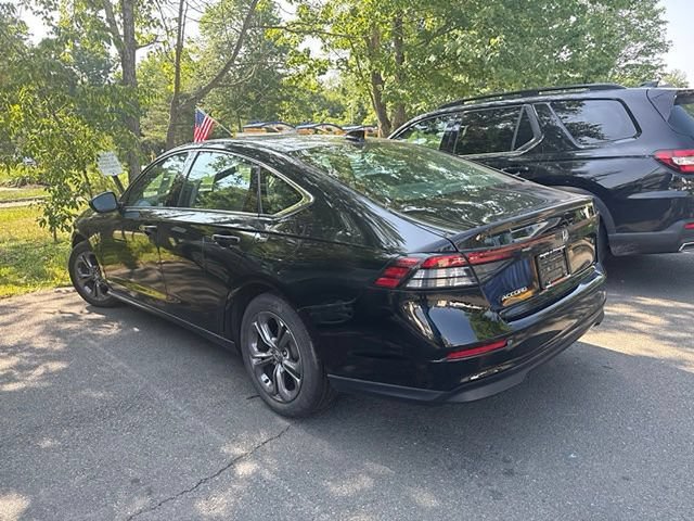 Used 2023 Honda Accord EX image 4