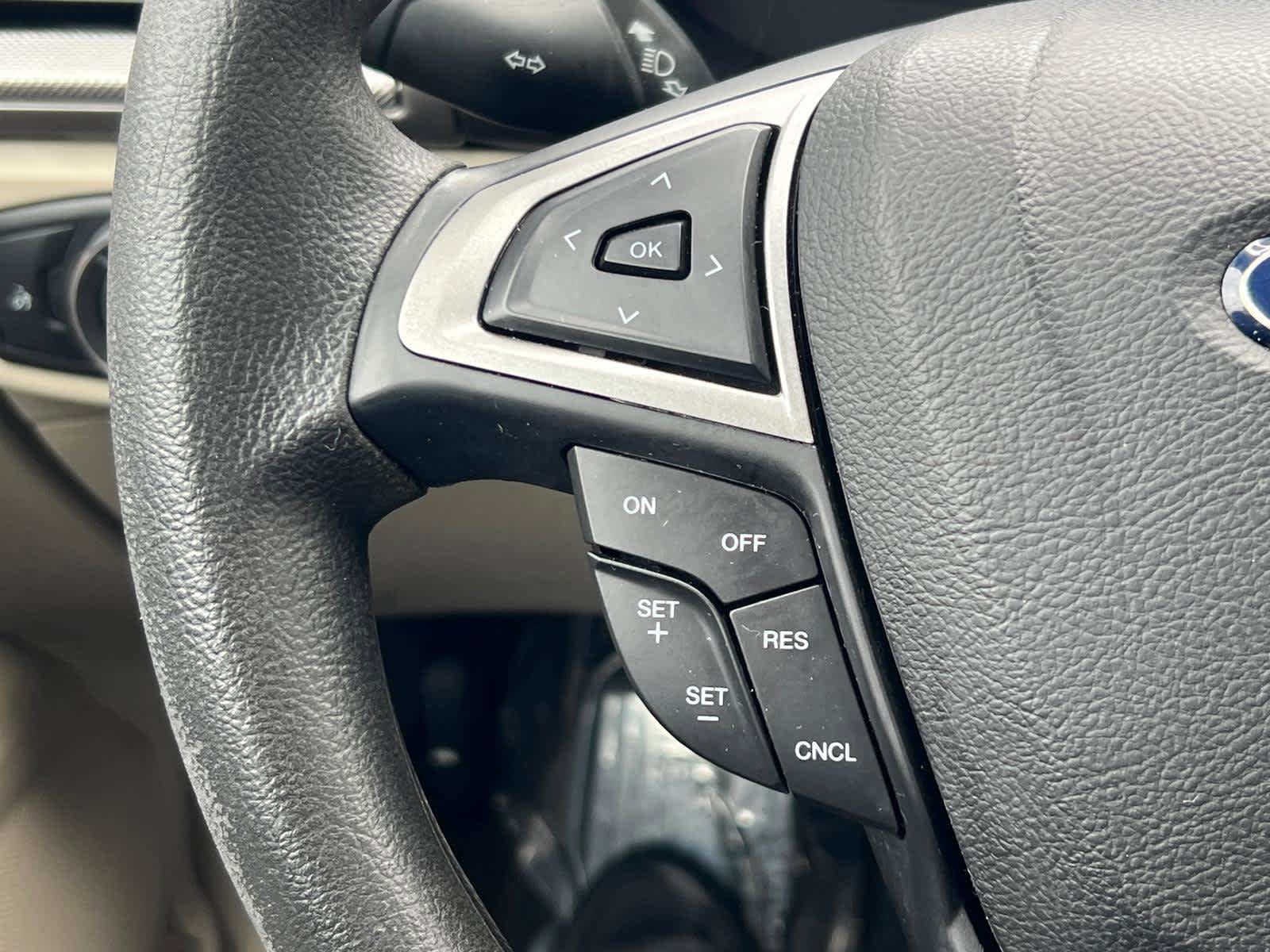 Used 2018 Ford Fusion SE w/ Fusion SE Technology Package image 21