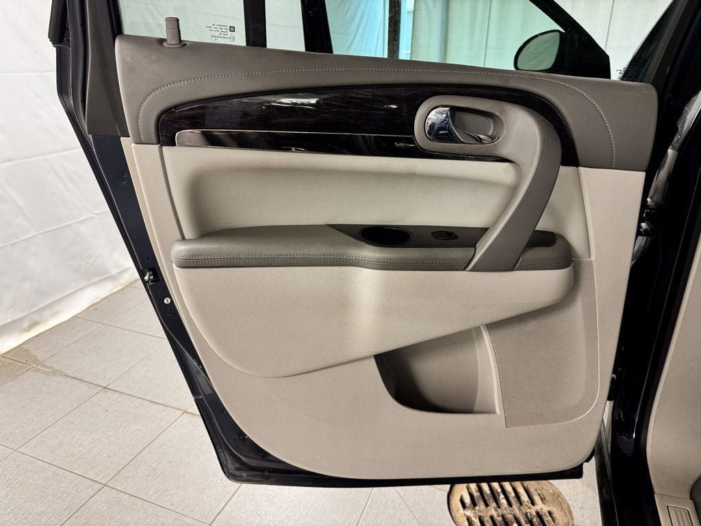 Used 2017 Buick Enclave Leather w/ Trailering Package FWD image 15