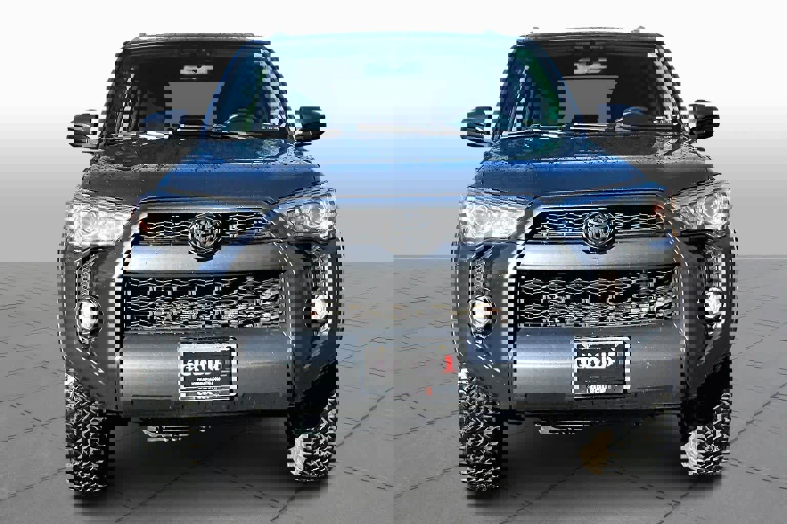 Used 2017 Toyota 4Runner SR5 image 3