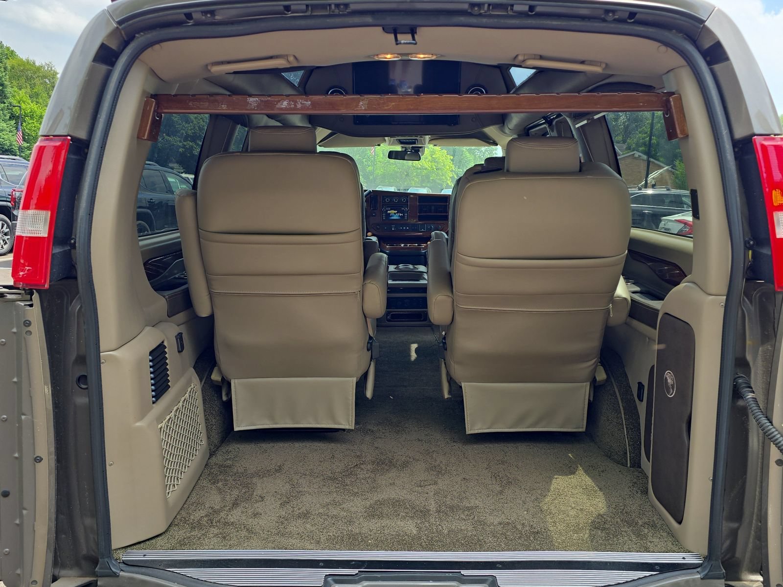 Used 2020 Chevrolet Express 2500 w/ Enhanced Convenience Package RWD image 7