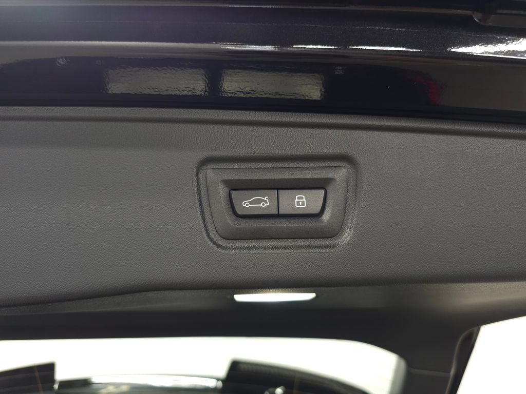 Used 2026 BMW M5 Touring AWD/4WD image 9