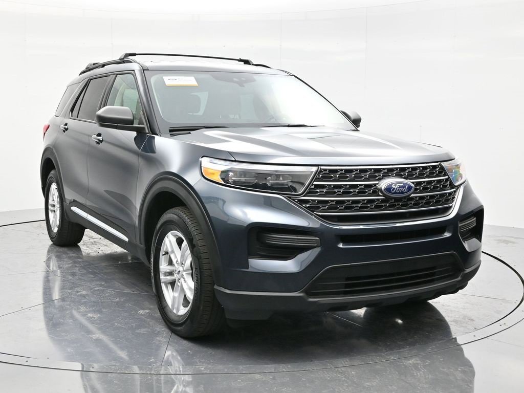 Certified 2022 Ford Explorer XLT w/ Class IV Trailer Tow Package image 3