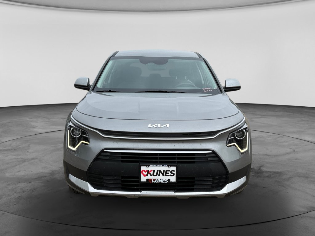 Used 2025 Kia Niro LX FWD image 3