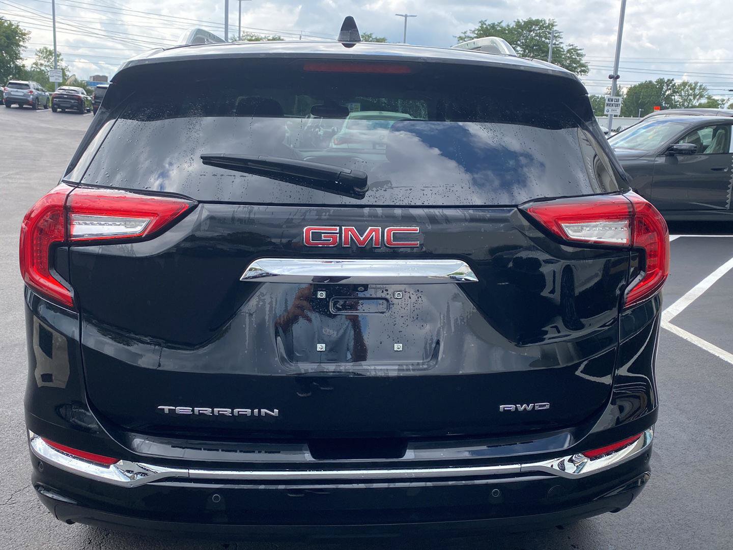 Used 2023 GMC Terrain Denali AWD/4WD image 3
