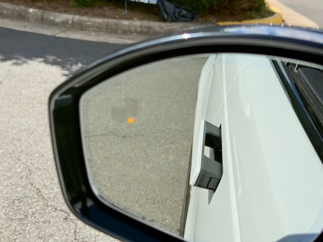 Used 2023 Land Rover Range Rover Velar R-Dynamic S image 18