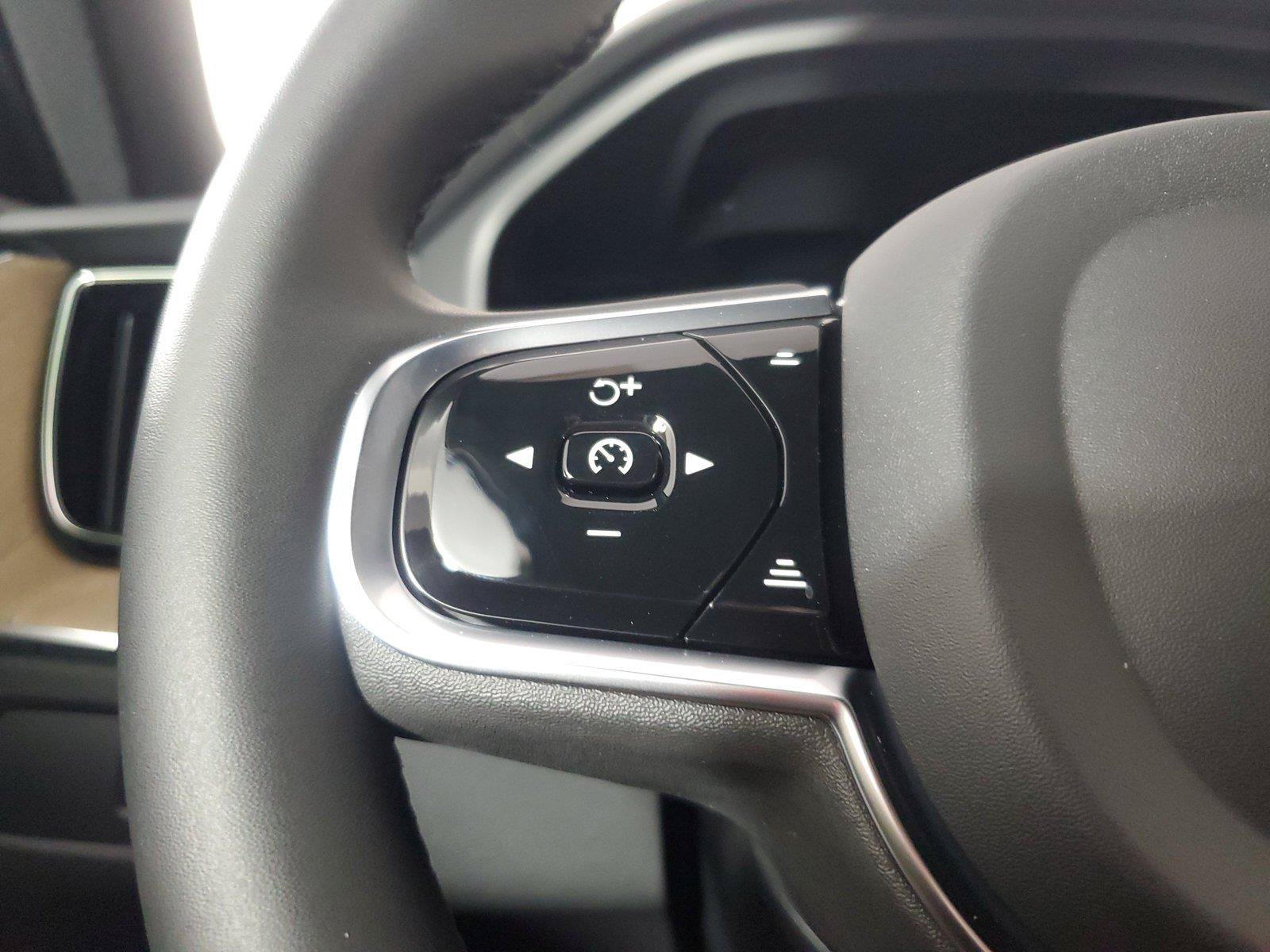 New 2027 Volvo XC60 B5 Core AWD/4WD image 25