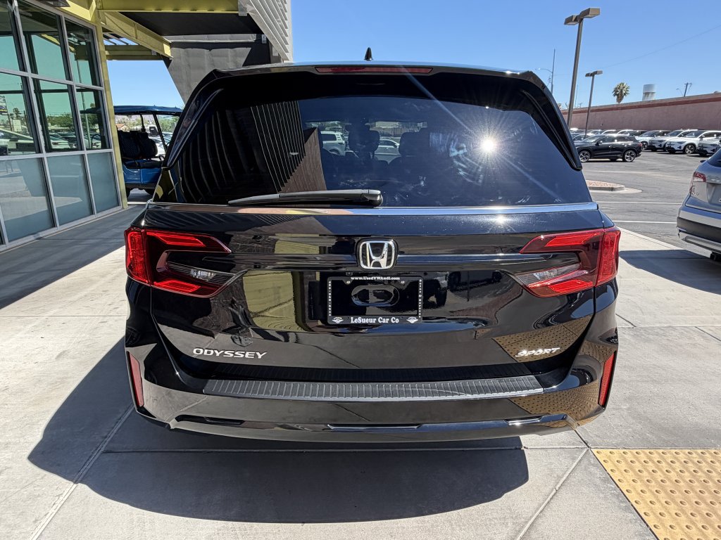 Used 2025 Honda Odyssey Sport-L image 13