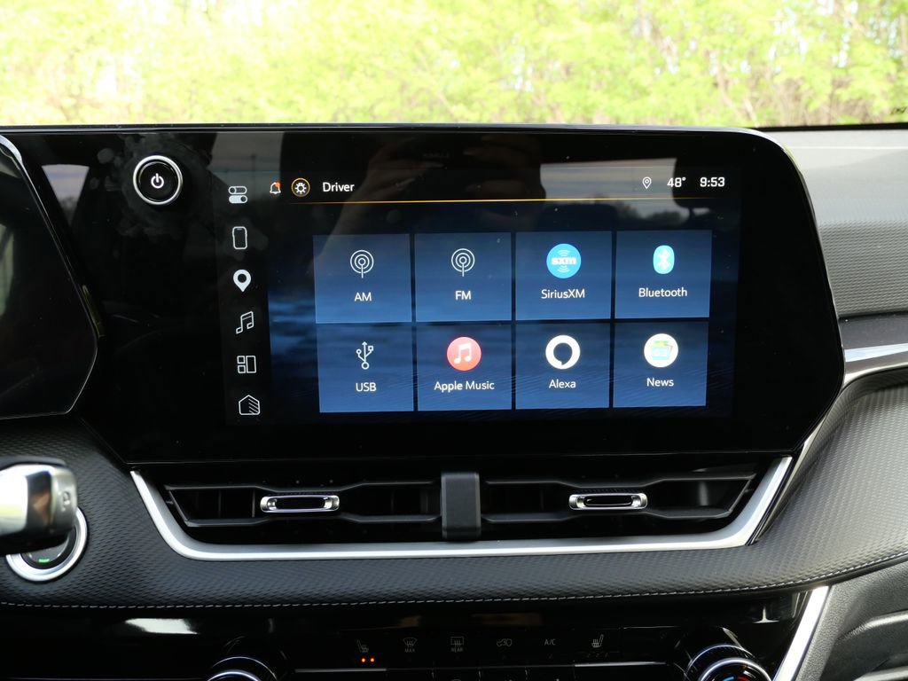 Used 2025 Chevrolet Equinox LT w/ Safety and Technology Package FWD image 21