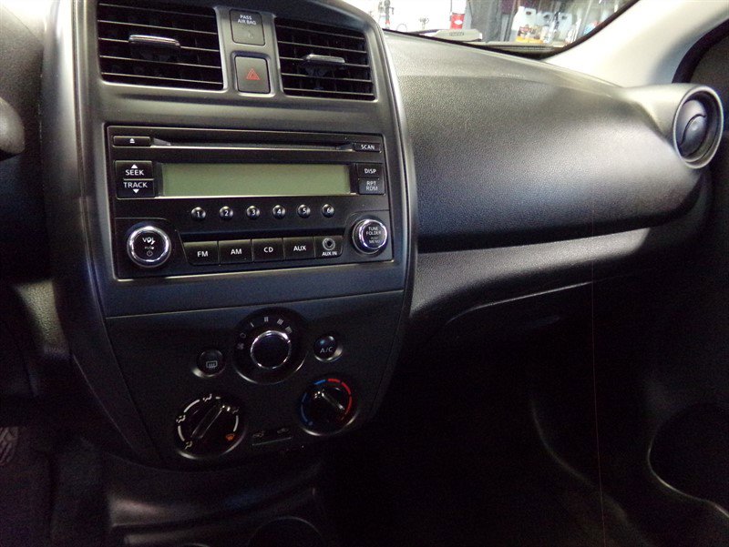 Used 2016 Nissan Versa S image 41