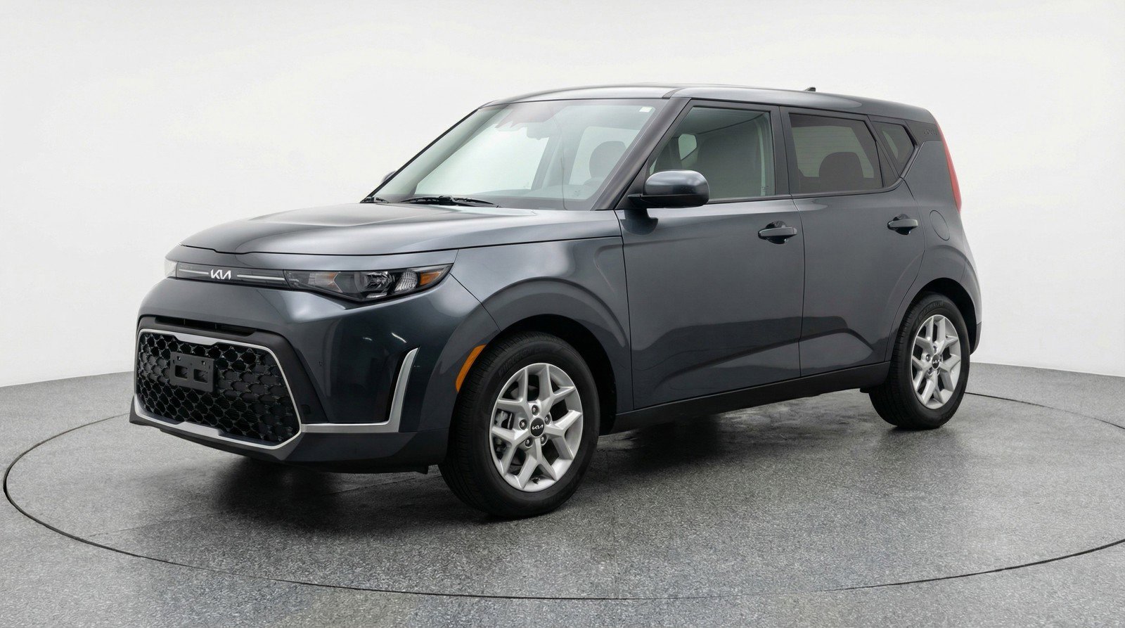 Used 2025 Kia Soul LX w/ LX Technology Package image 3