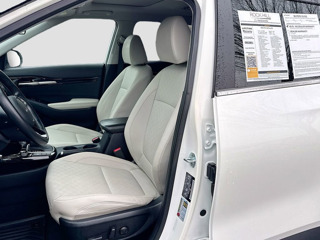 Used 2023 Kia Seltos EX image 19