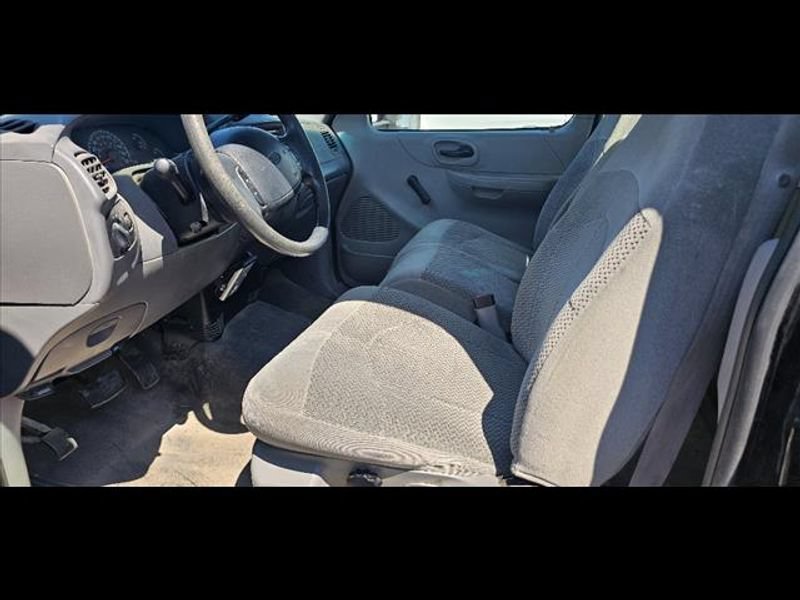 Used 2000 Ford F150 XL RWD image 9