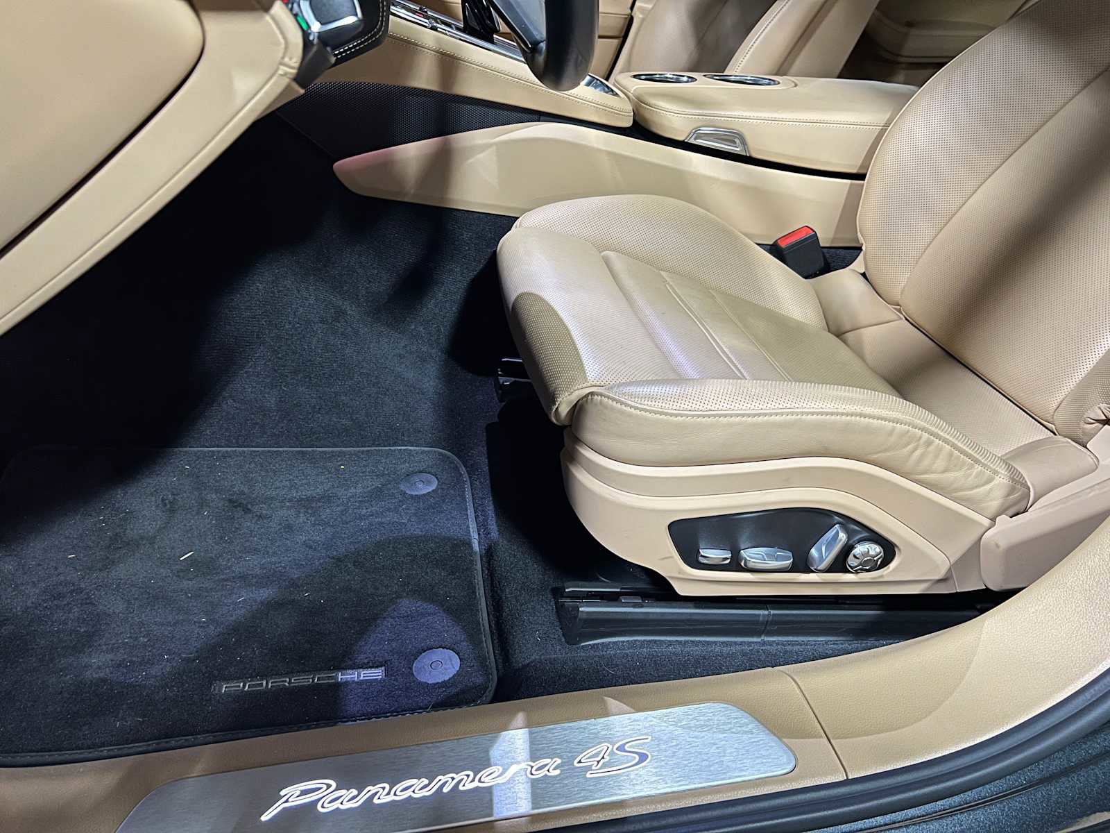 Used 2018 Porsche Panamera 4S AWD/4WD image 26