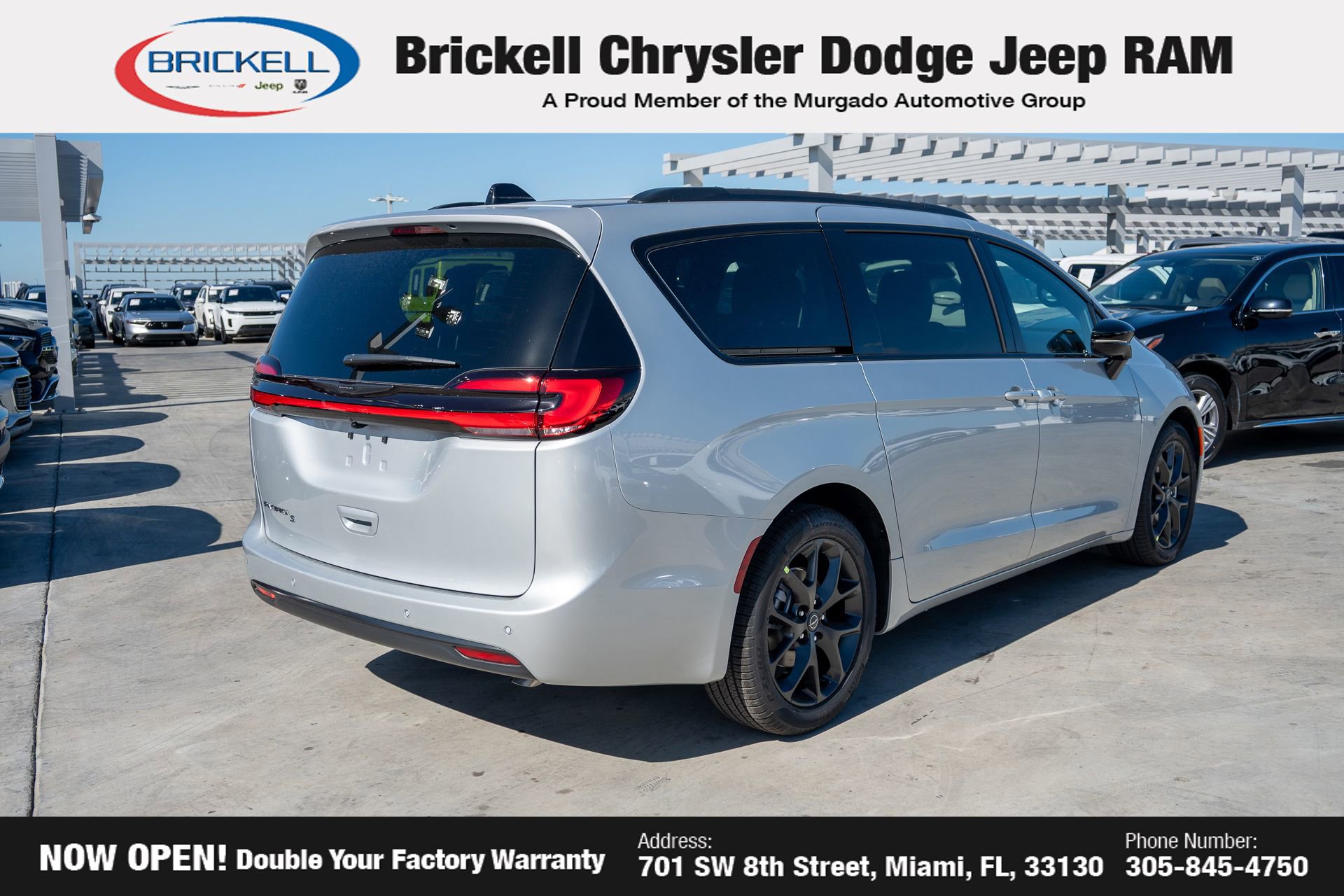 New 2026 Chrysler Pacifica Select image 5